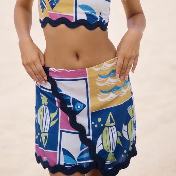 Colorful Women's Top - Picture 2 of 4